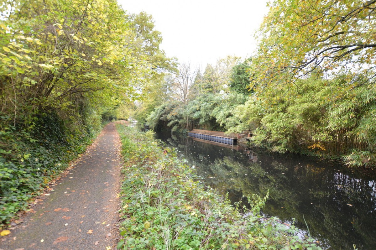 Victoria Way, Woking