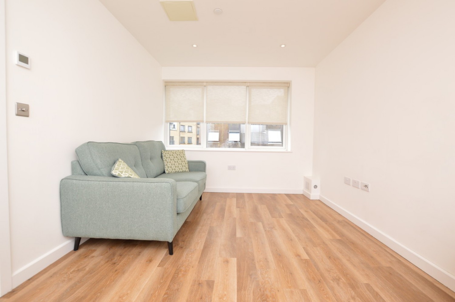 1 bedroom Flat for Letting Chertsey Road, Woking, Surrey