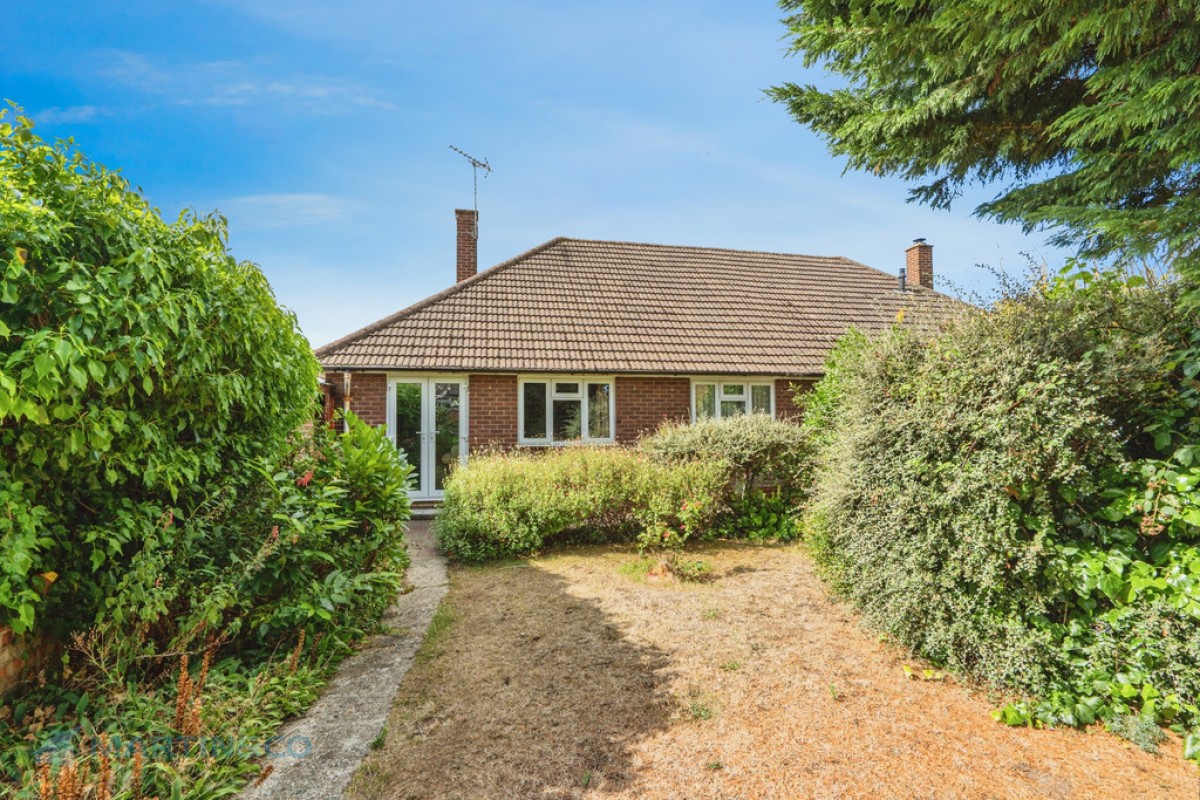 Mayhurst Crescent, Woking, Surrey