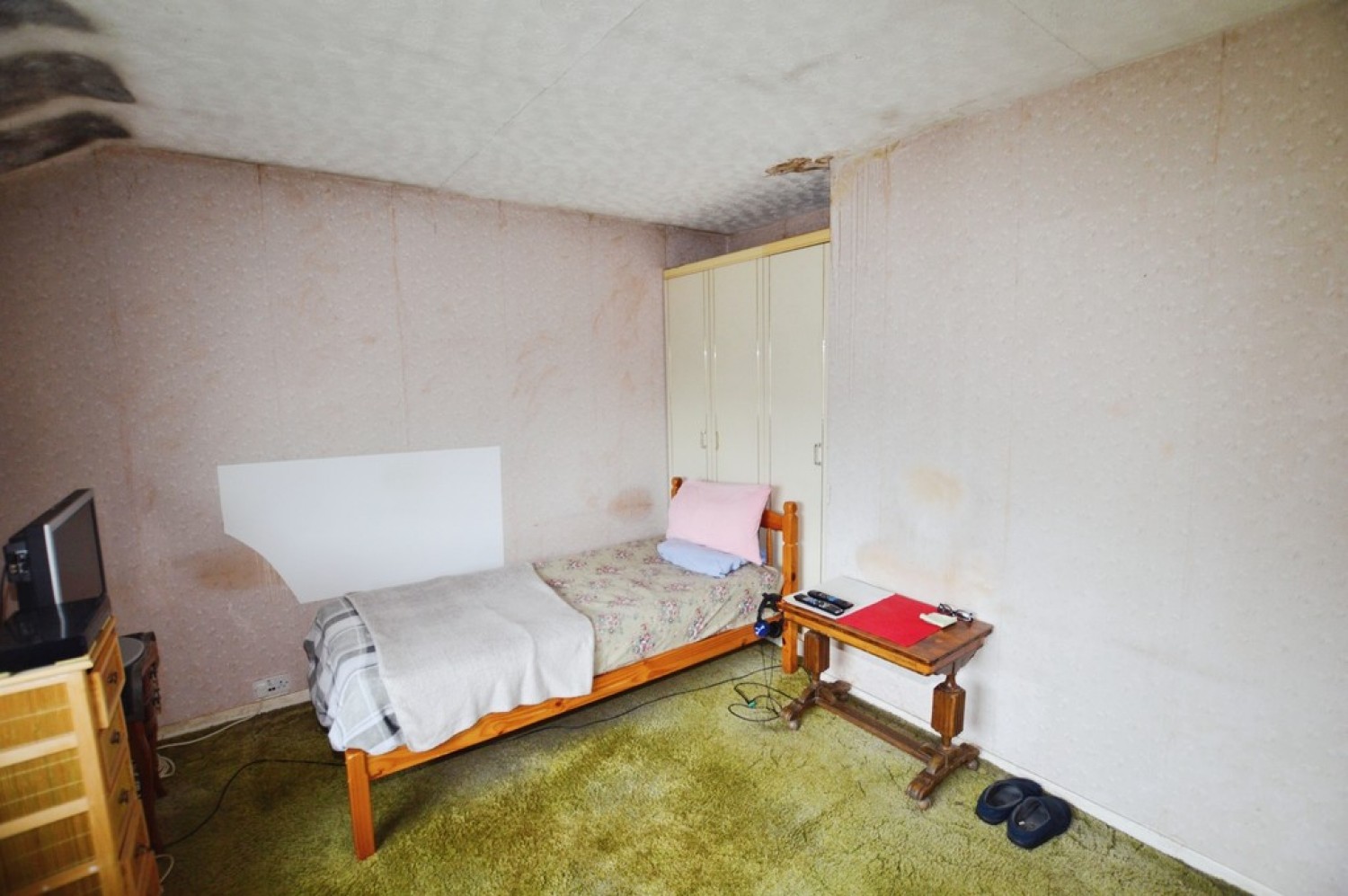 2 bedroom House for Sale Bunyard Drive, Woking, Surrey