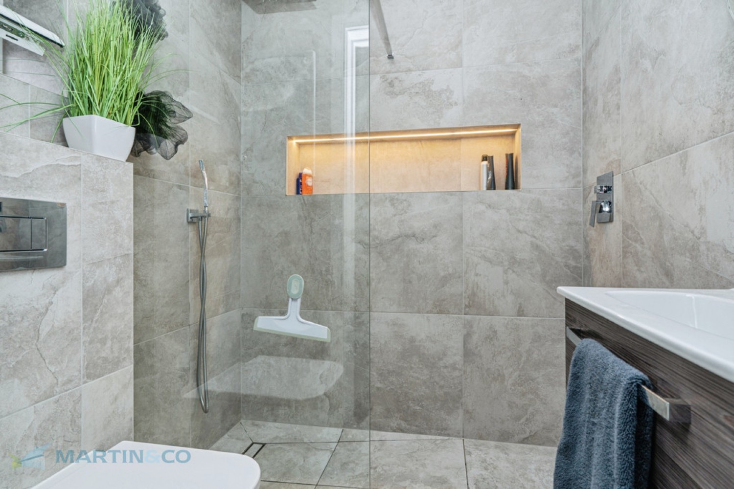 3 bedroom House for Sale Selwood Road, Woking, Surrey