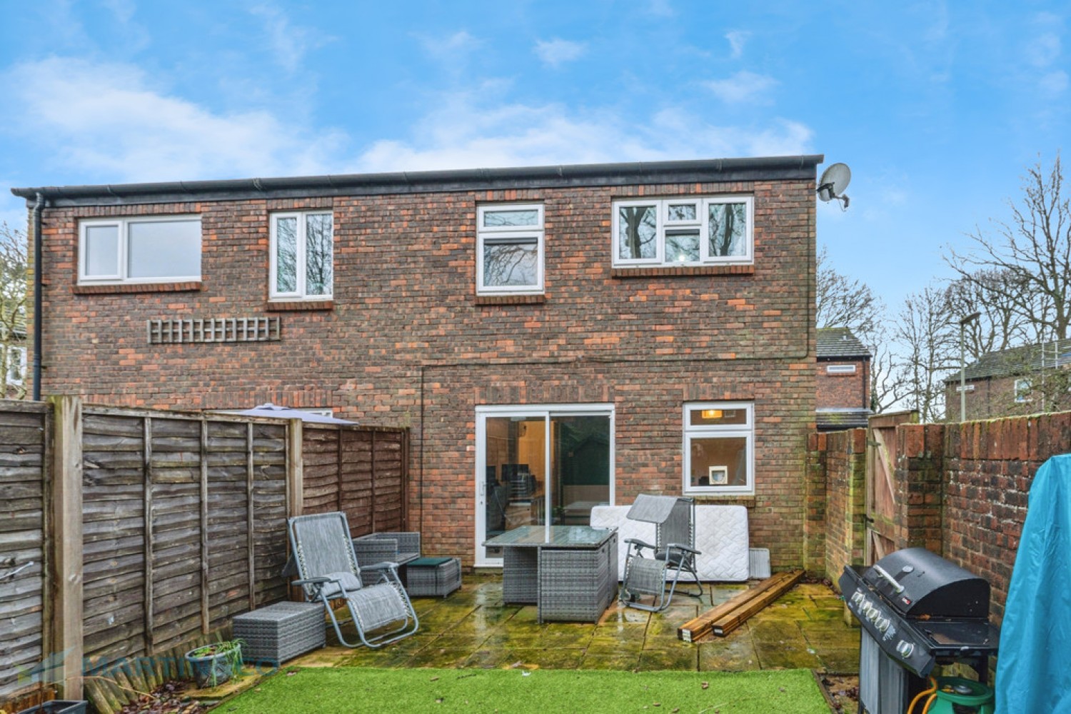 2 bedroom House in Pearl Court, Woking, Surrey