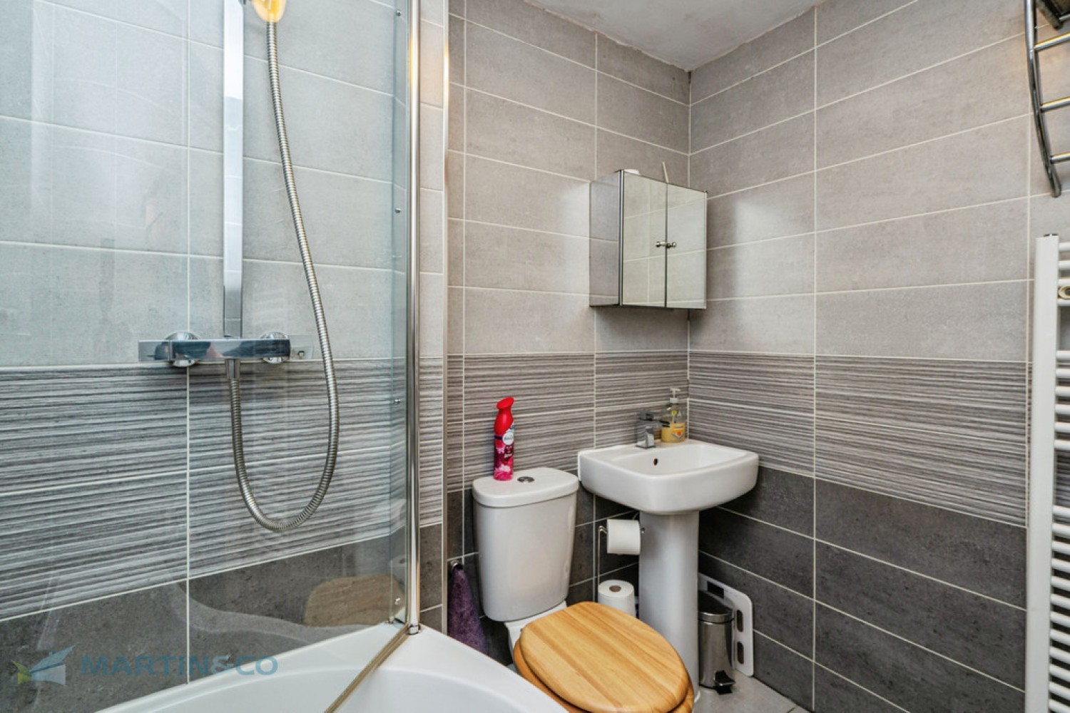 2 bedroom House in Pearl Court, Woking, Surrey