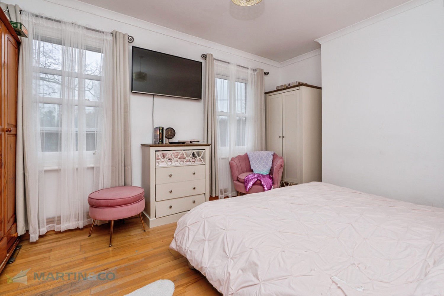 3 bedroom House in Boundary Road, Woking, surrey