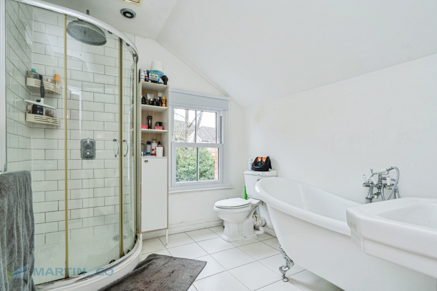 2 bedroom House in Lavender Road, Woking, Surrey