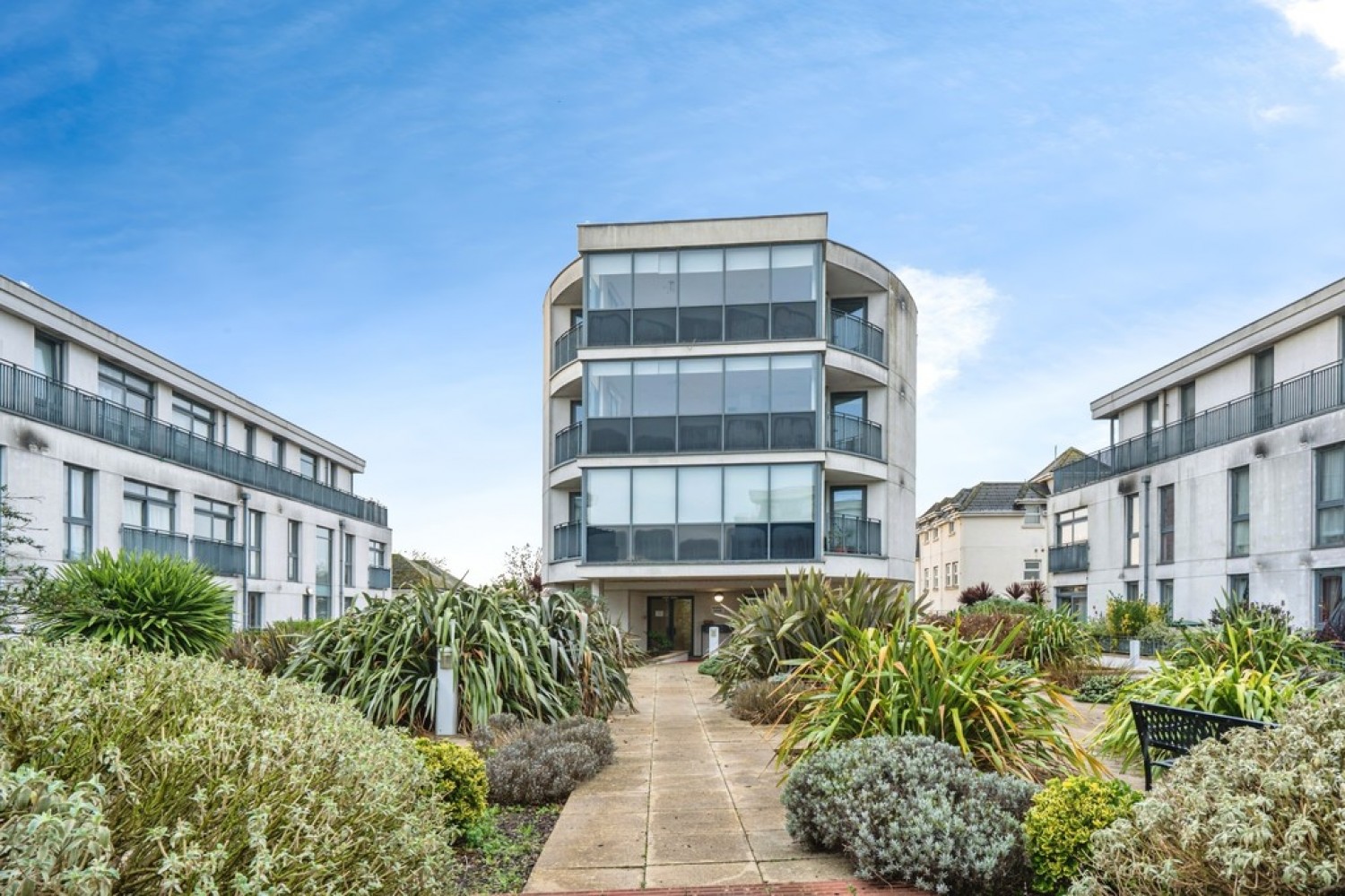 2 bedroom Flat for Sale Guildford Street, Chertsey, Surrey