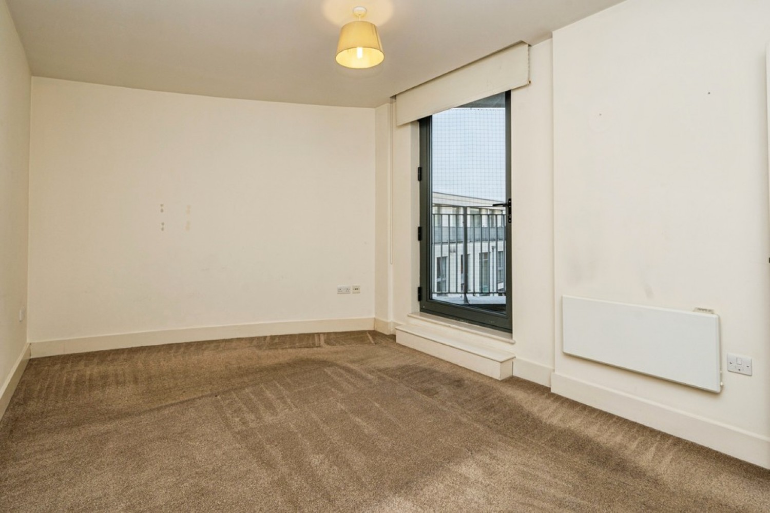 2 bedroom Flat for Sale Guildford Street, Chertsey, Surrey