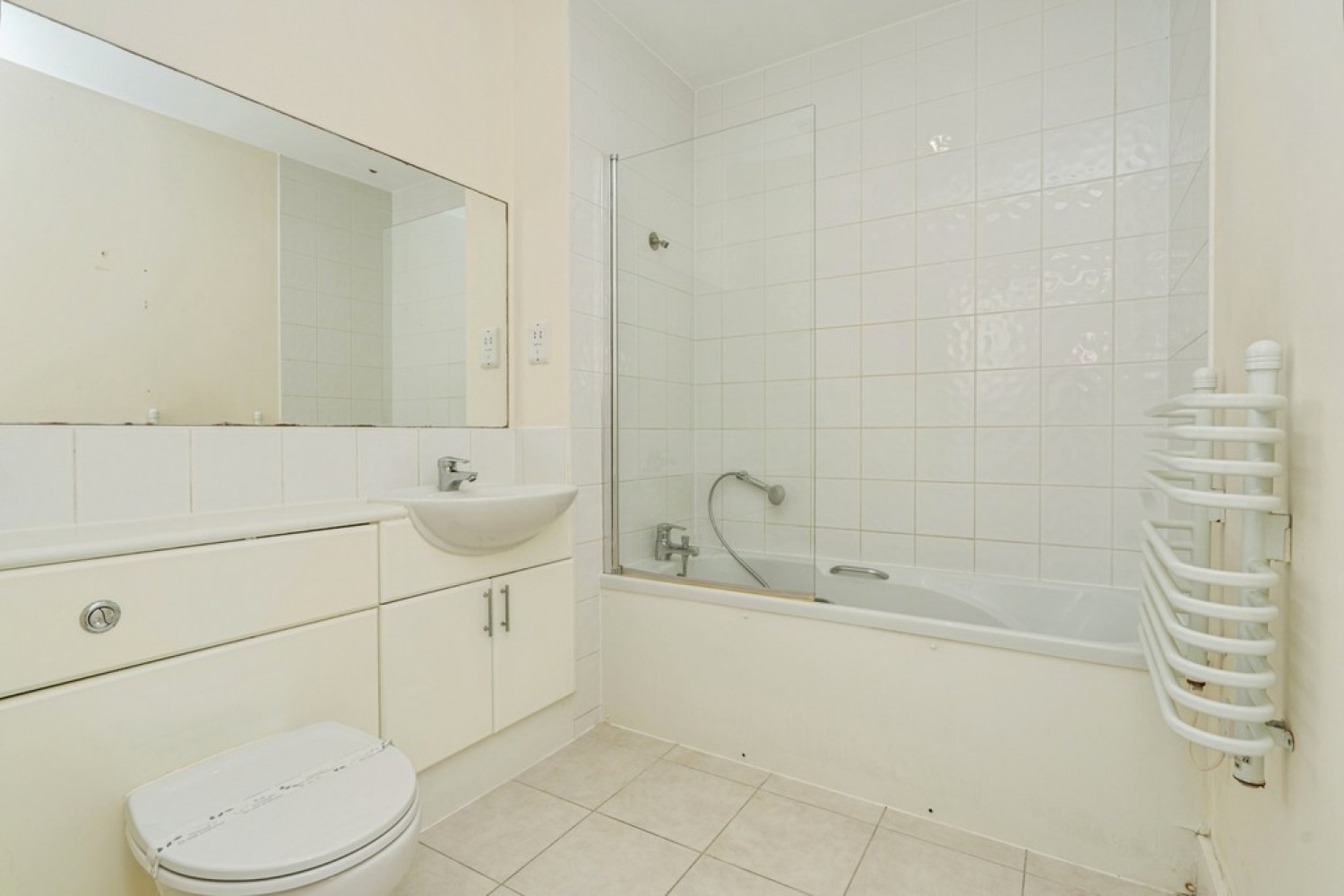 2 bedroom Flat for Sale Guildford Street, Chertsey, Surrey