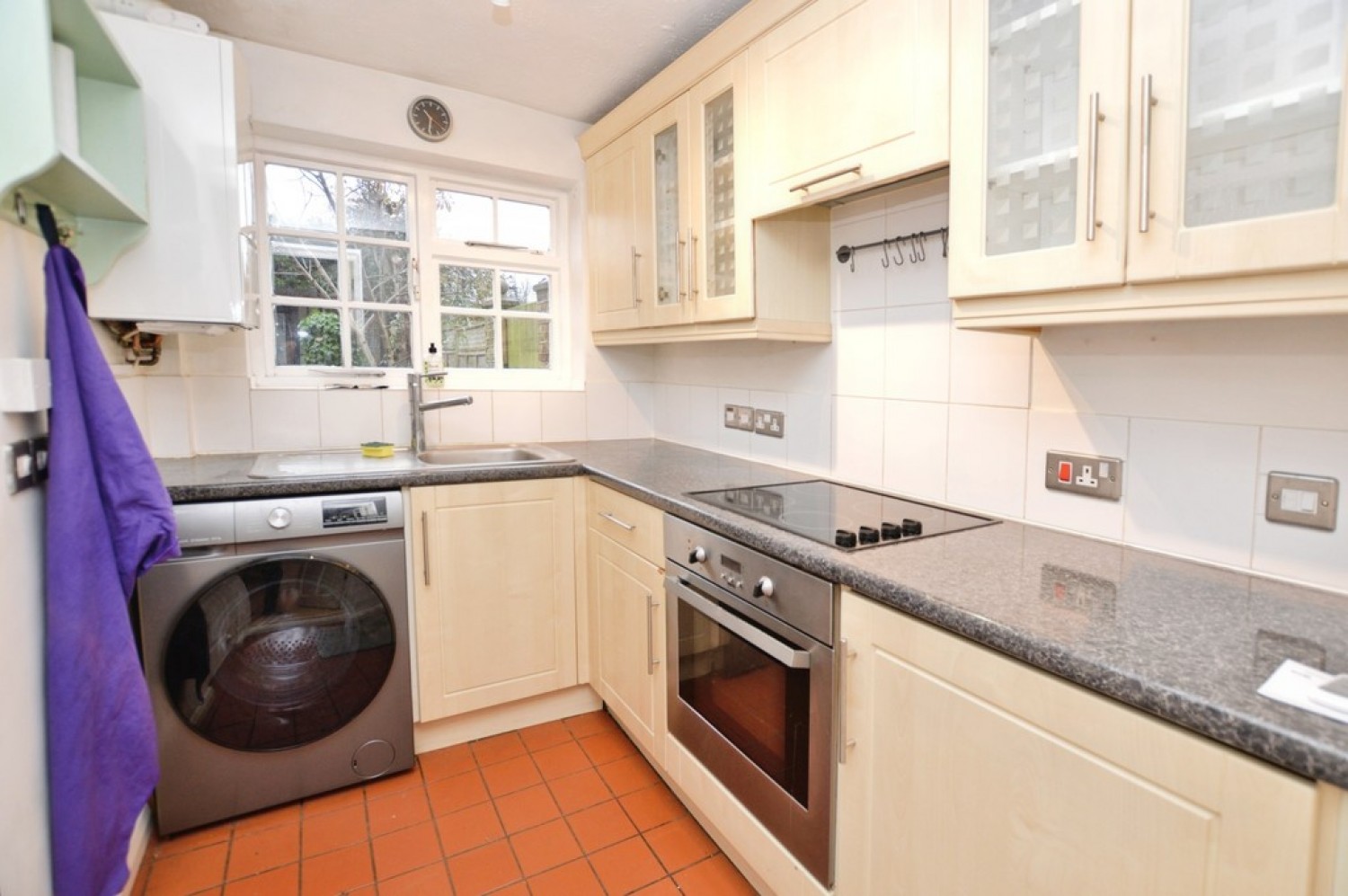2 bedroom House in Victoria Road, Knaphill, Woking