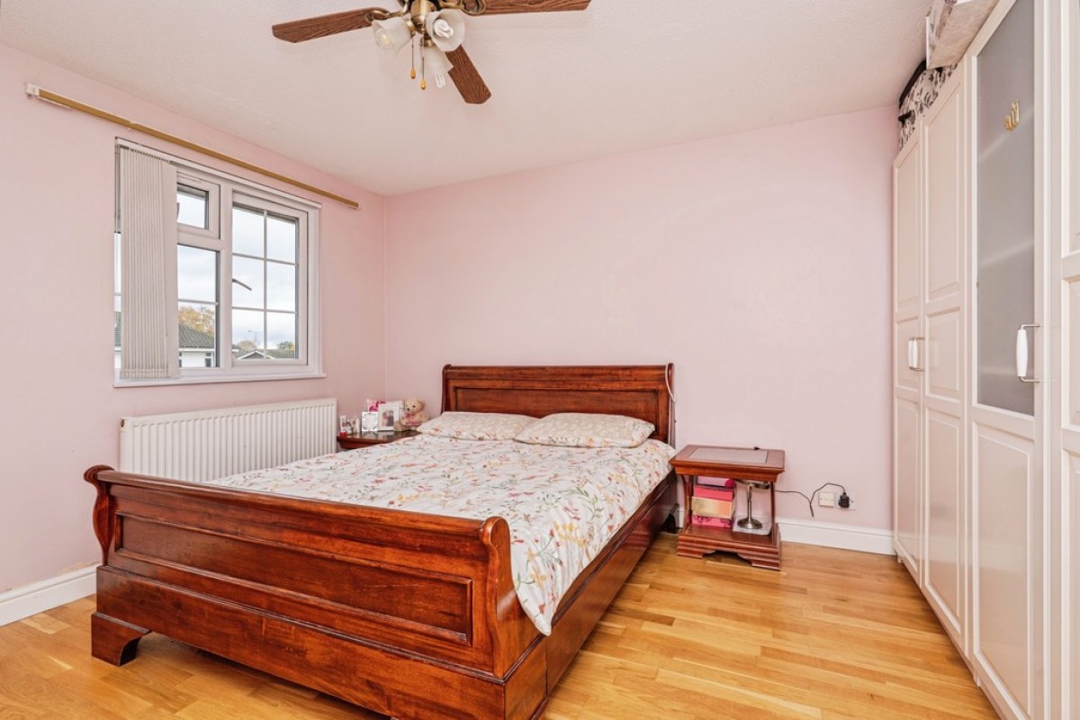 Shilburn Way, Woking, Surrey