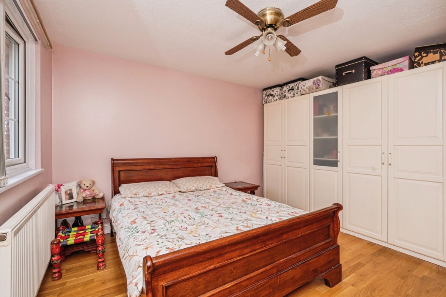 4 bedroom House in Shilburn Way, Woking, Surrey