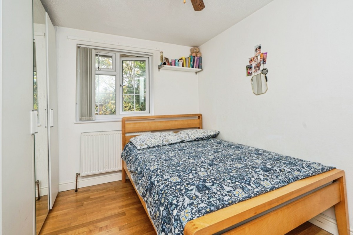 Shilburn Way, Woking, Surrey