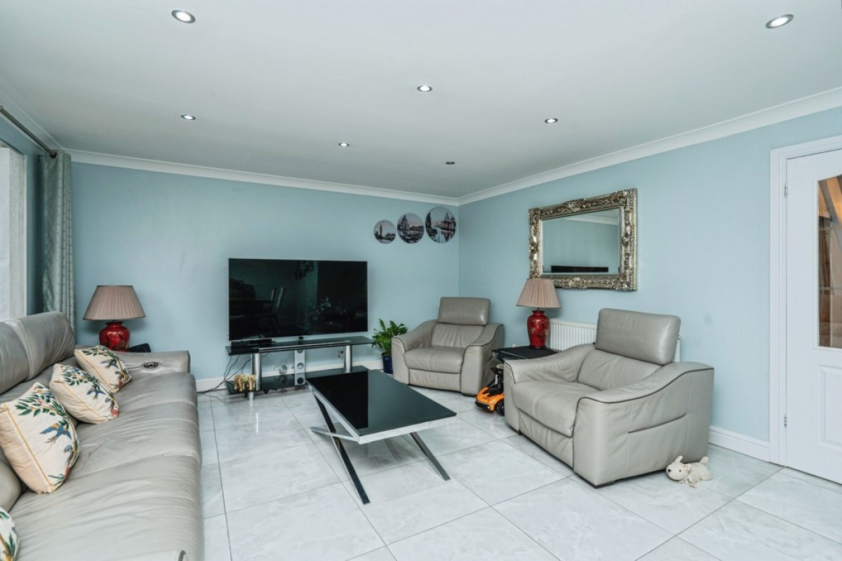 Shilburn Way, Woking, Surrey