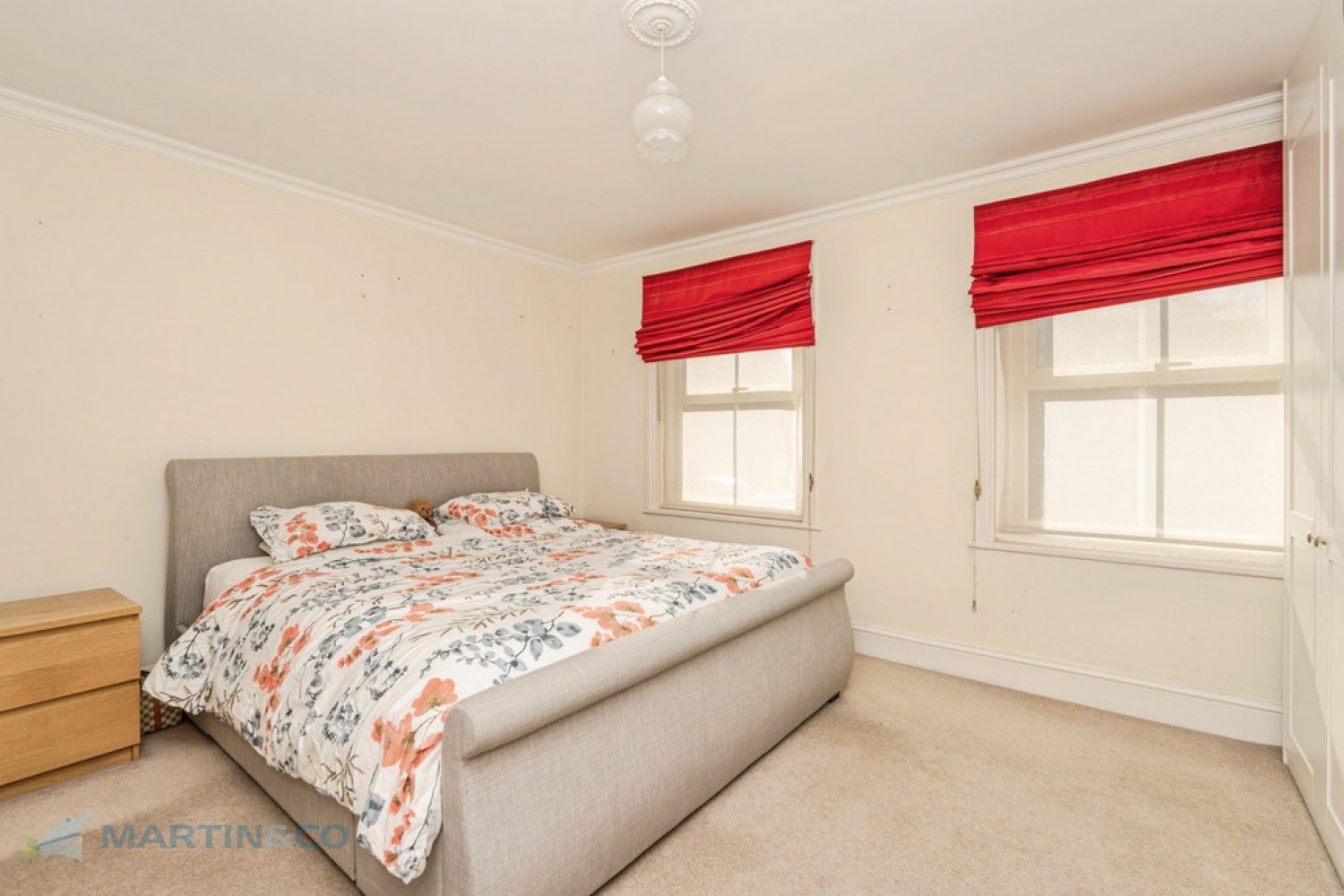 2 bedroom House for Sale Brookwood, Woking, Surrey