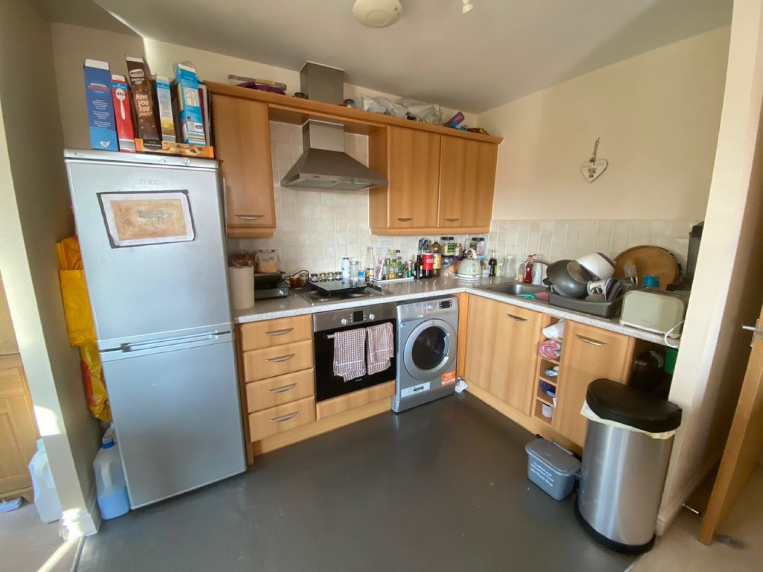 2 bedroom Flat for Sale Tudor Way, Knaphil, Surrey