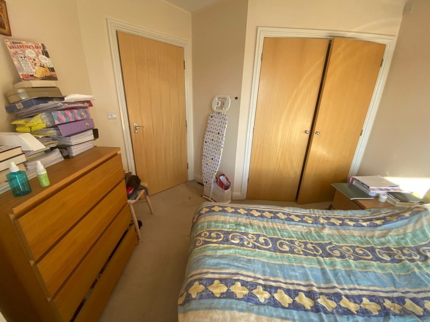 2 bedroom Flat for Sale Tudor Way, Knaphil, Surrey