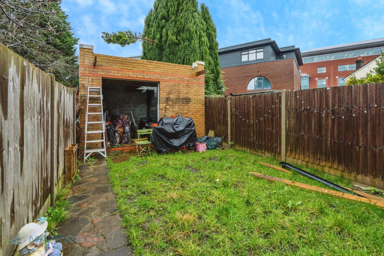 3 bedroom House in Portugal Road, Woking, Surrey