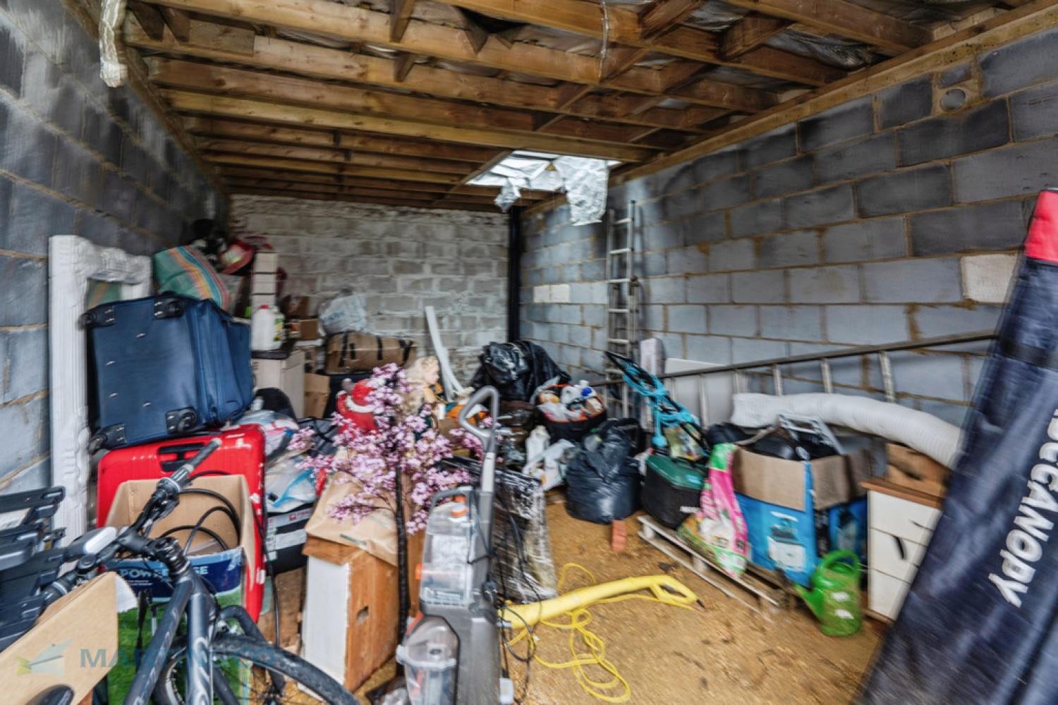 3 bedroom House in Portugal Road, Woking, Surrey