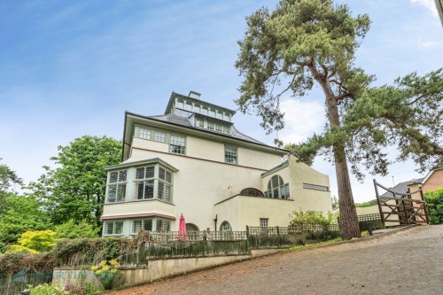 The Ridge, Woking, Surrey
