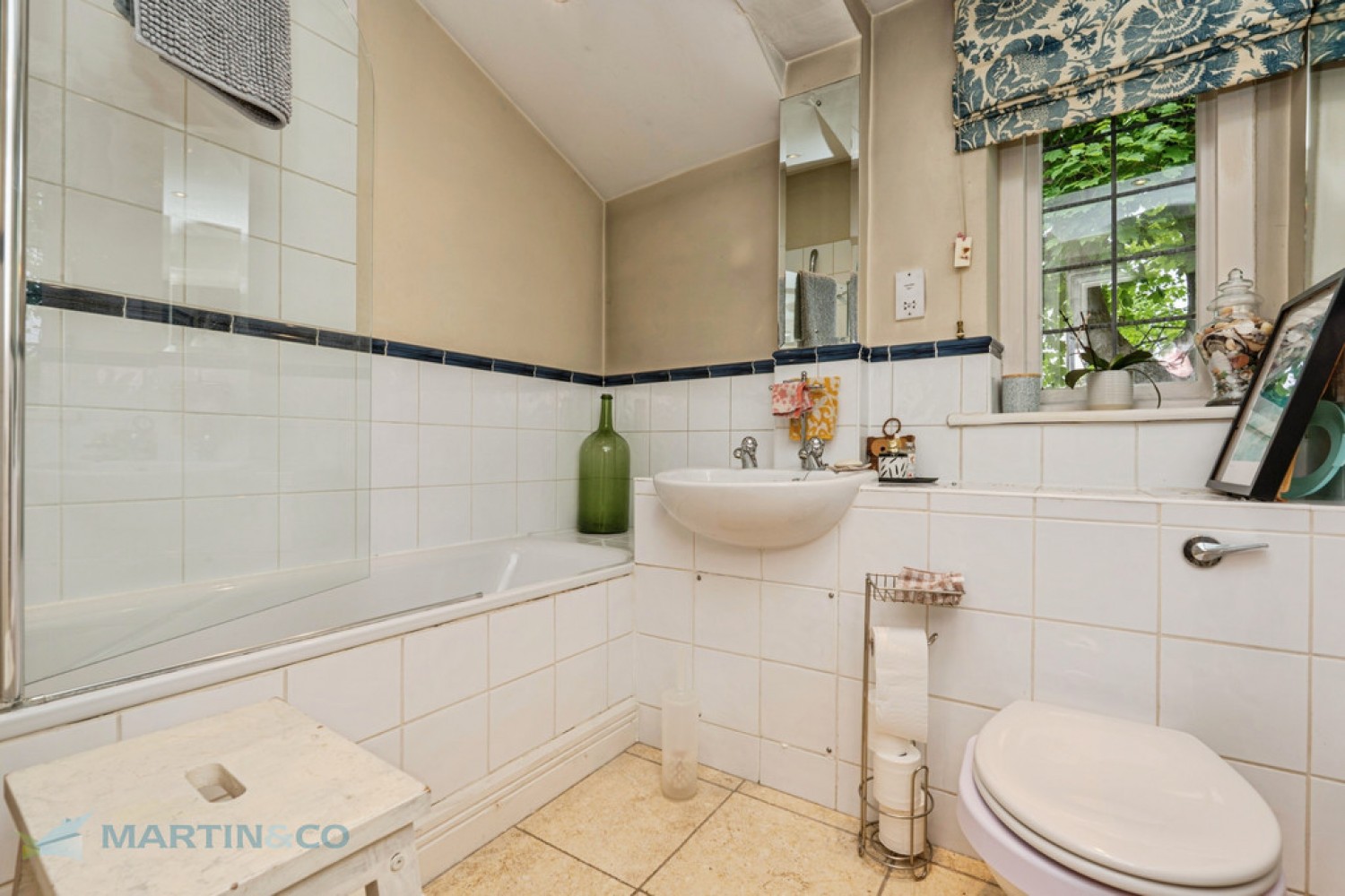 3 bedroom Flat for Sale The Ridge, Woking, Surrey
