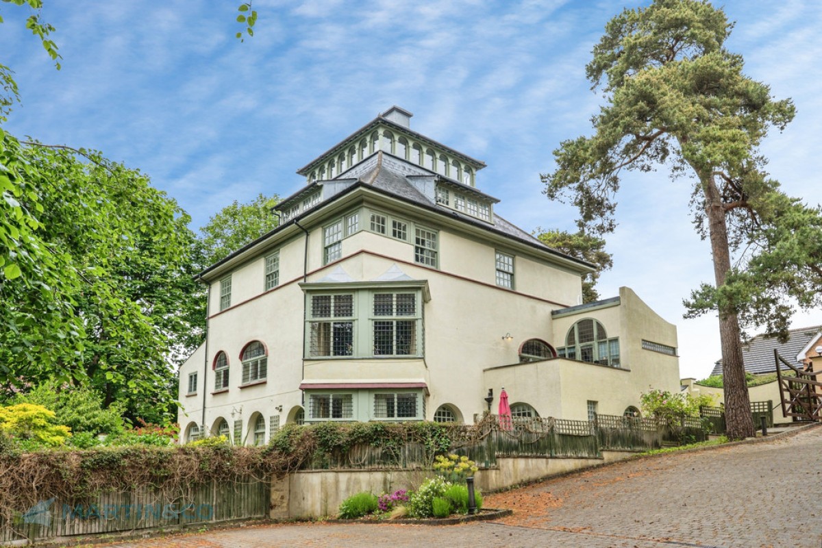 The Ridge, Woking, Surrey