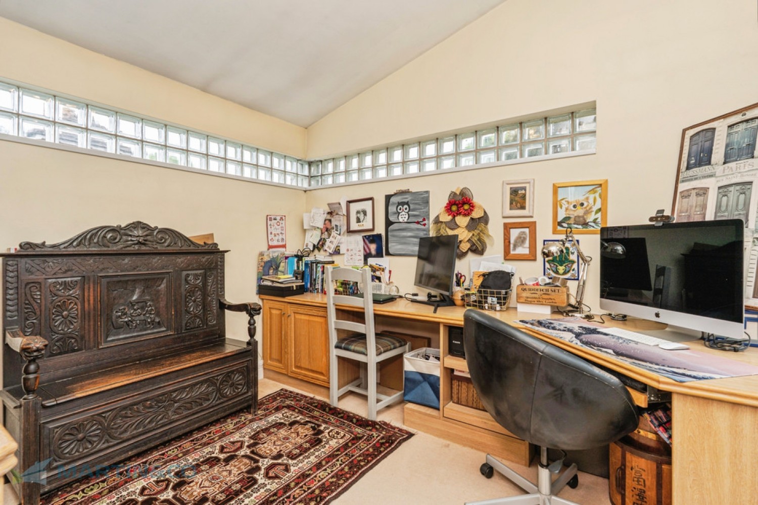 3 bedroom Flat for Sale The Ridge, Woking, Surrey