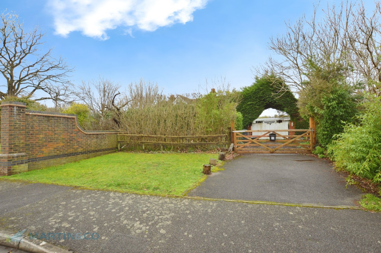 3 bedroom House for Sale Send, Woking