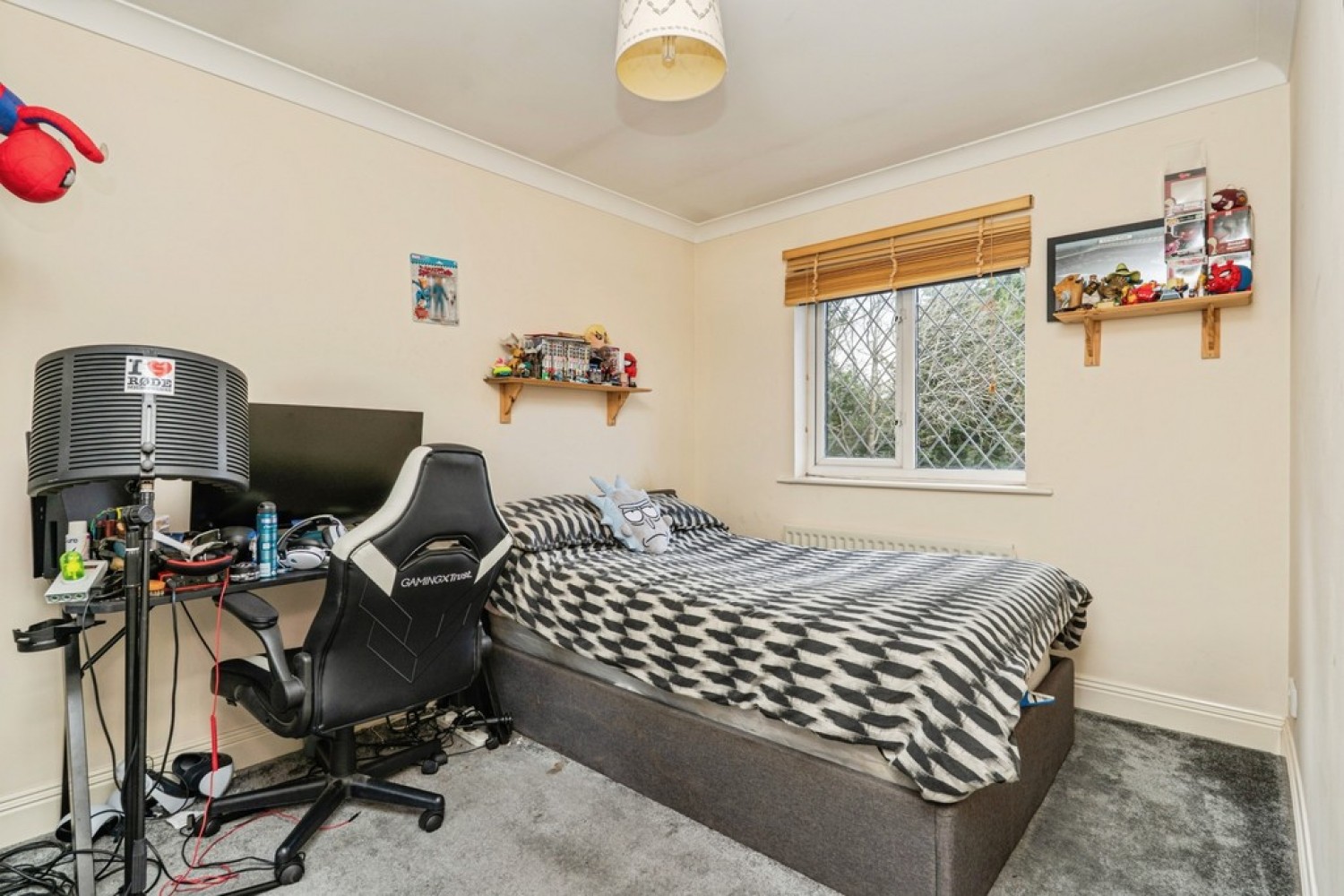 3 bedroom House for Sale Knaphill, Woking, Surrey
