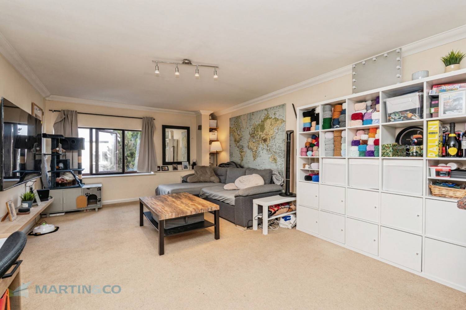 1 bedroom Flat for Sale Walton Road, Woking, Surrey