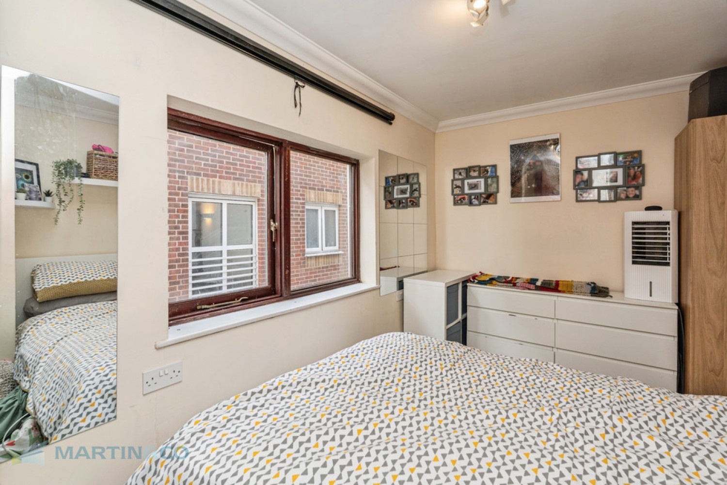 1 bedroom Flat for Sale Walton Road, Woking, Surrey