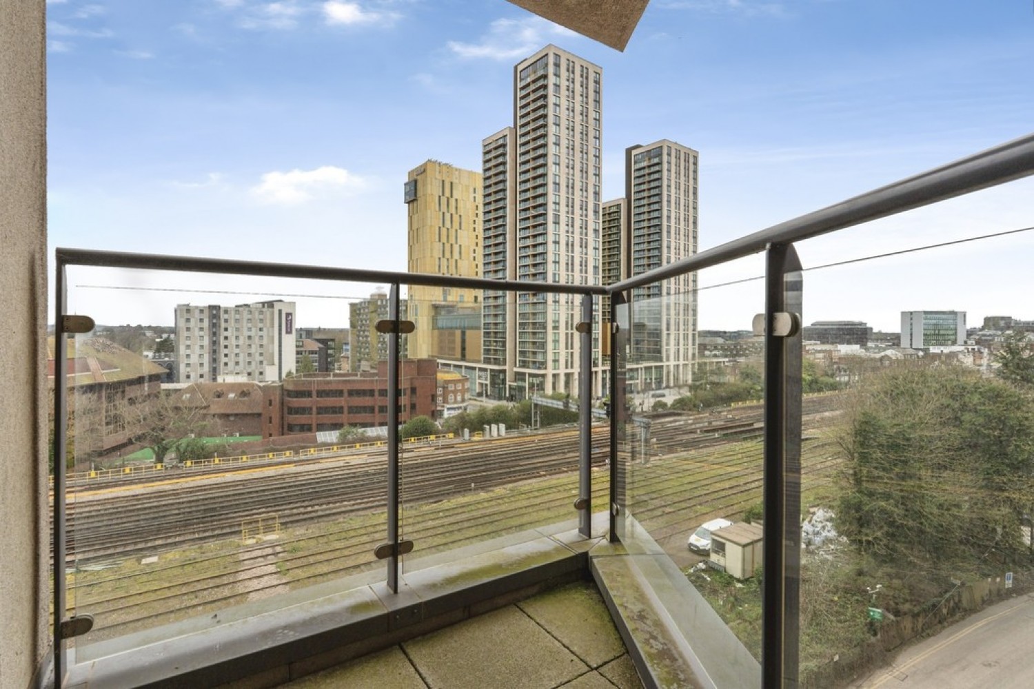 2 bedroom Flat for Sale Guildford Road, Woking, Surrey