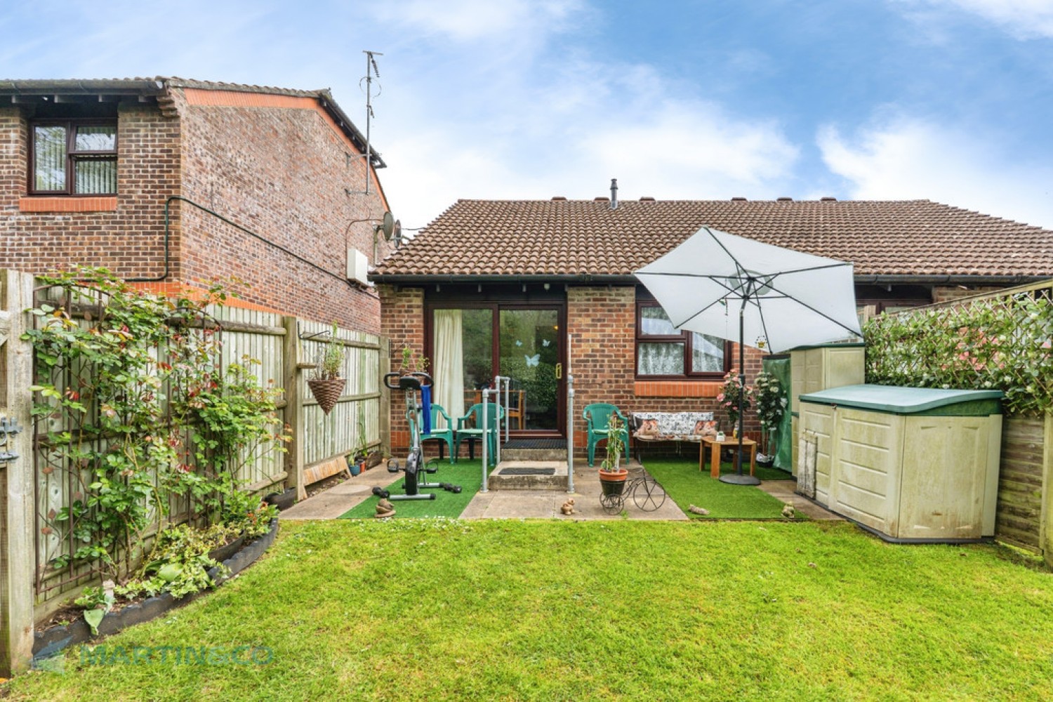 2 bedroom Bungalow for Sale Bainton Mead, Woking, Surrey