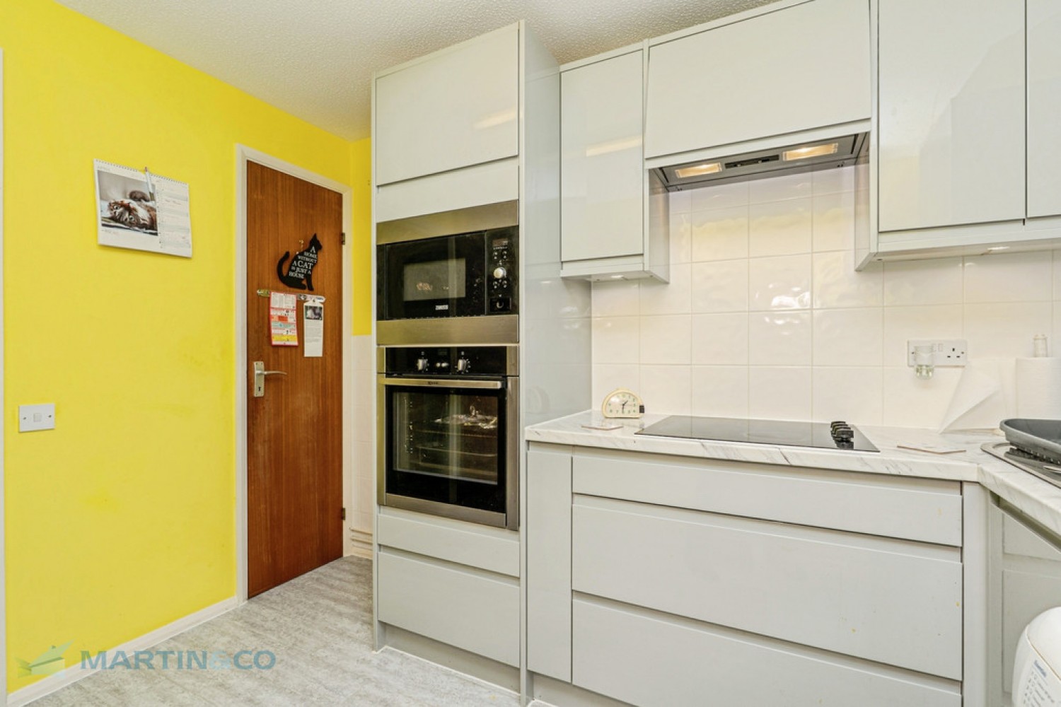 2 bedroom Bungalow for Sale Bainton Mead, Woking, Surrey