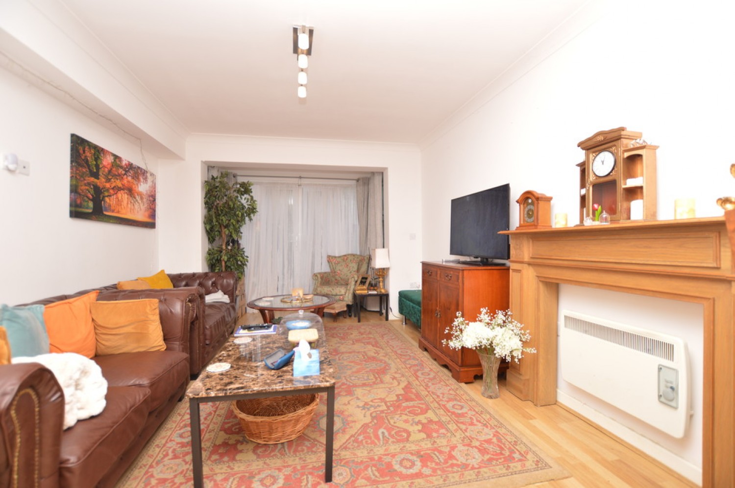 3 bedroom House for Sale Lavender Road, Woking, Surrey