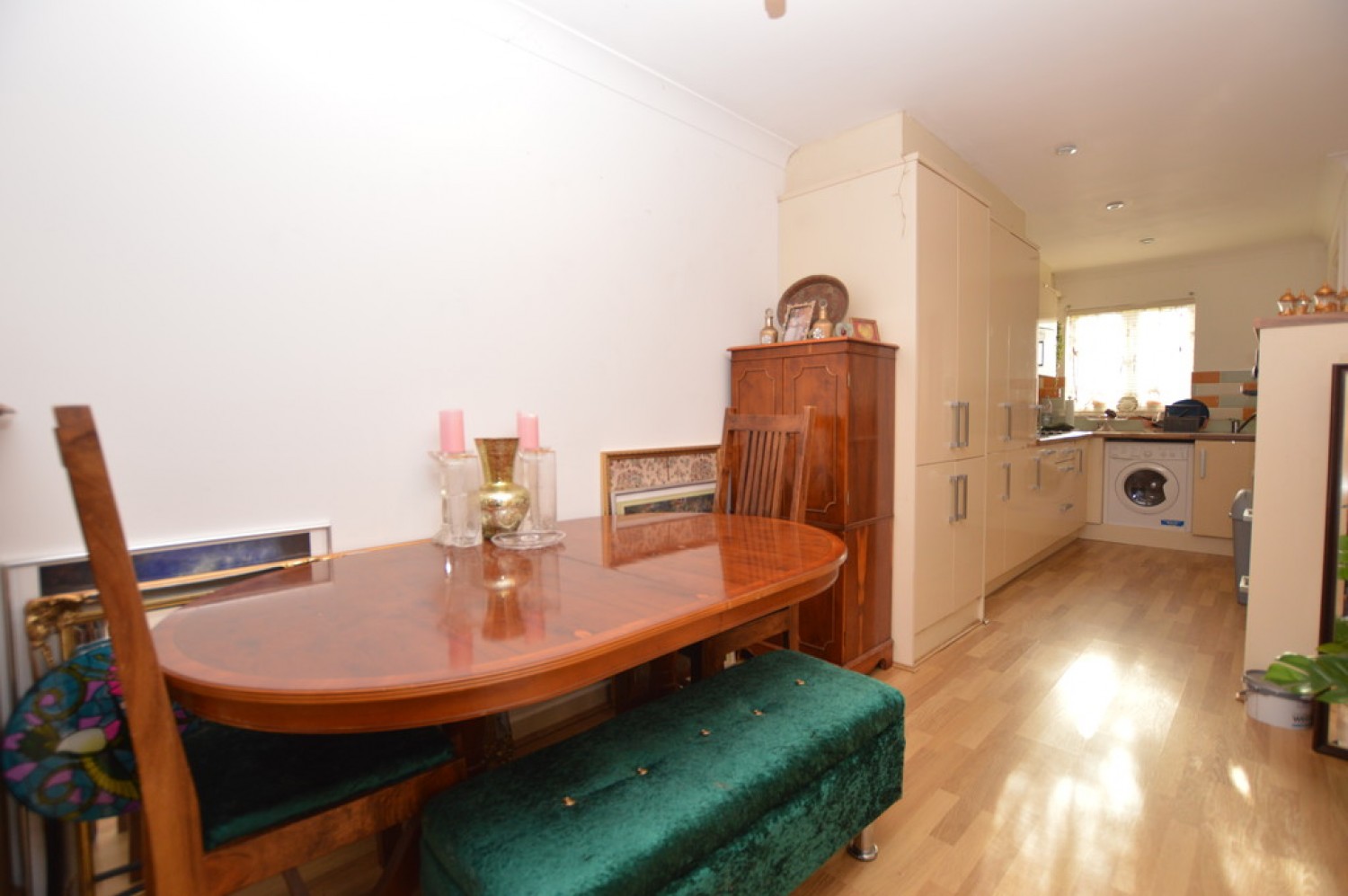 3 bedroom House for Sale Lavender Road, Woking, Surrey