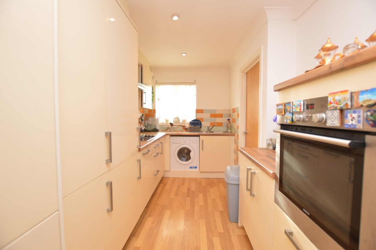3 bedroom House for Sale Lavender Road, Woking, Surrey