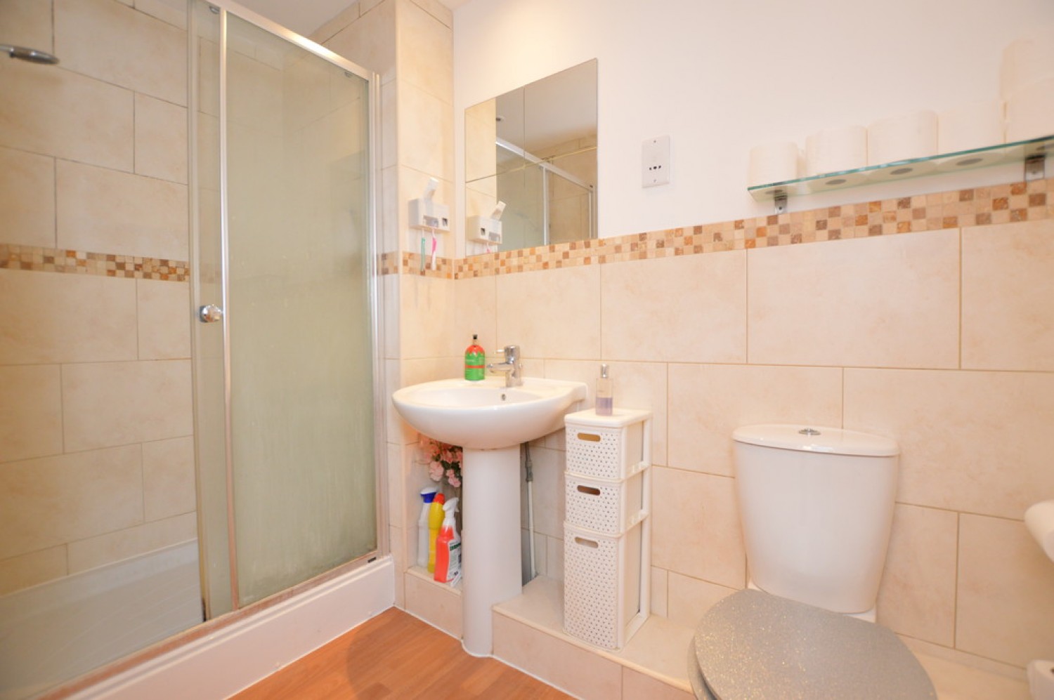 3 bedroom House for Sale Lavender Road, Woking, Surrey