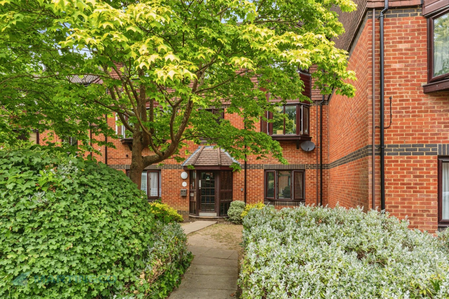 2 bedroom Flat for Sale Foxhills, Woking, Surrey