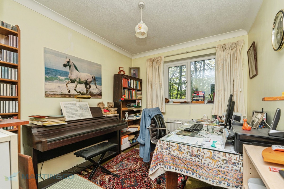 Onslow Crescent, Woking, Surrey