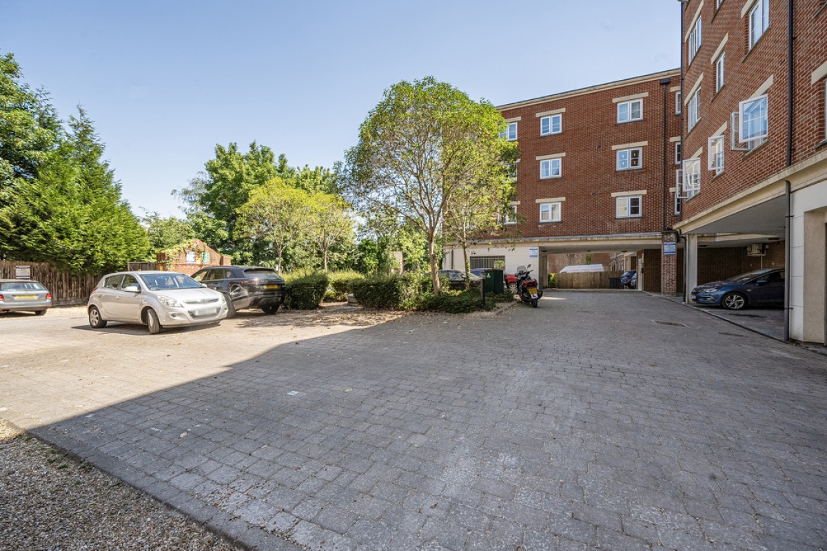 Metro Apartments, Woking, Surrey