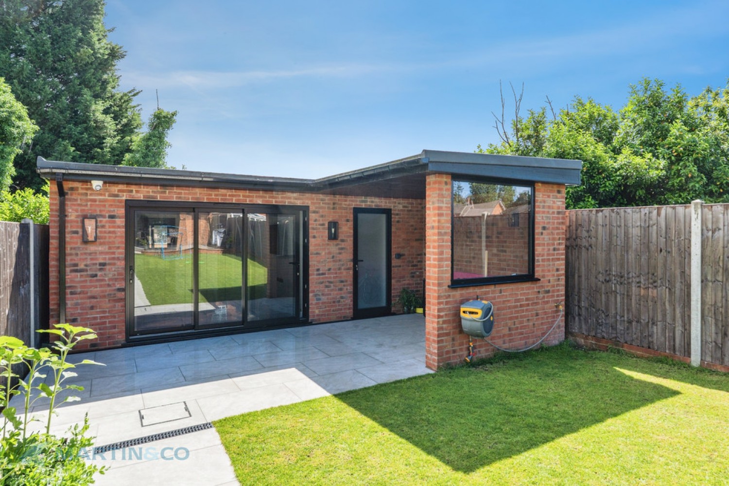4 bedroom House for Sale Bassett Road, Woking, Surrey