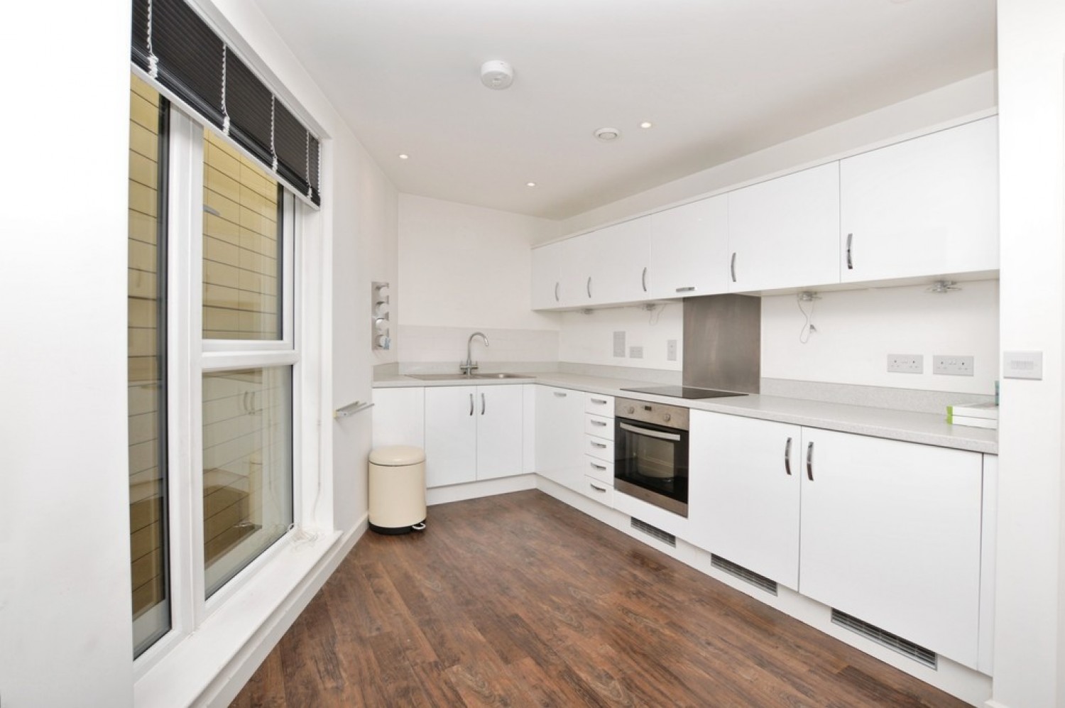 2 bedroom Flat for Letting Guildford Road, Woking, Surrey