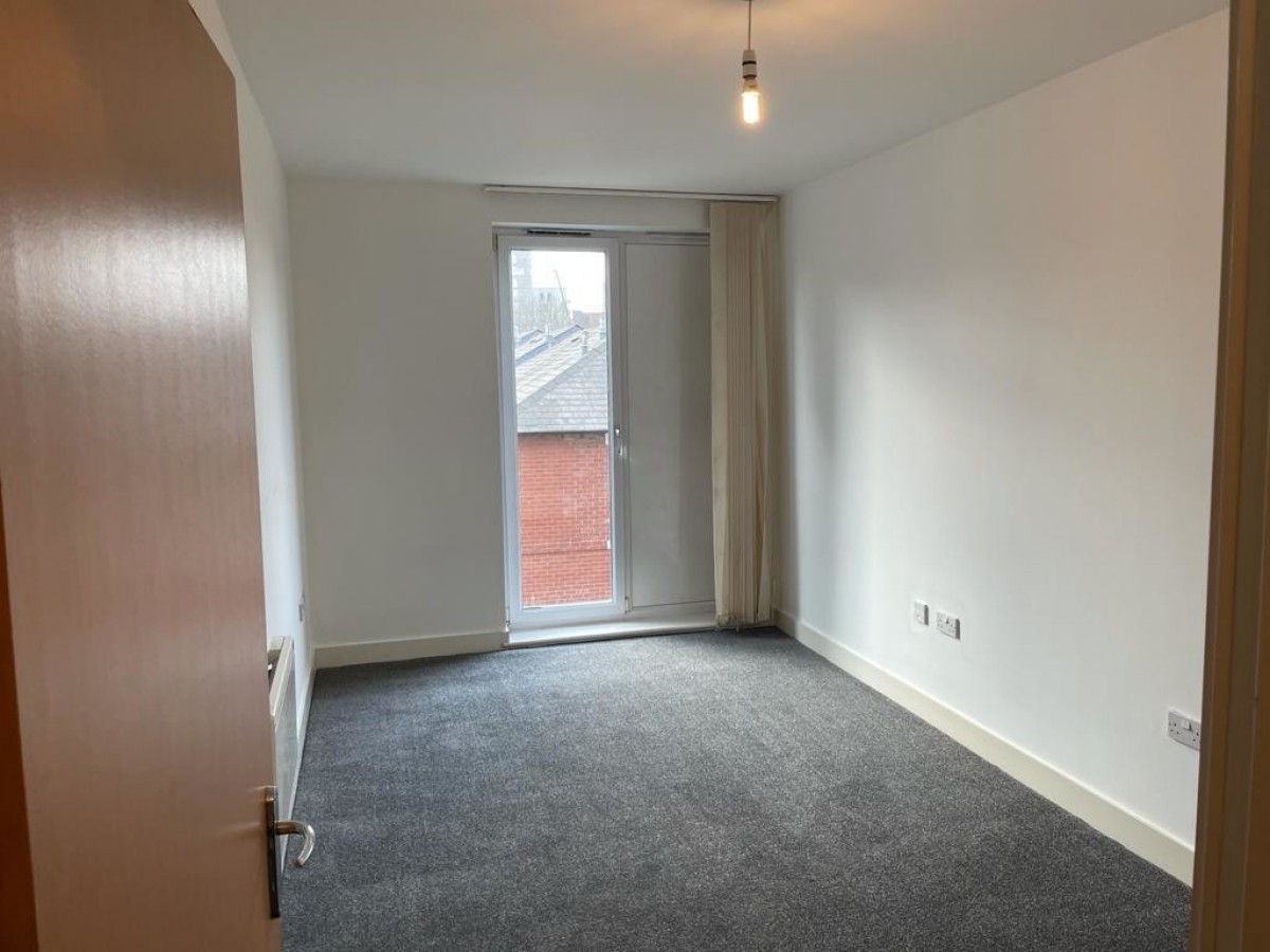 Springfield Court, Dean Road, M3