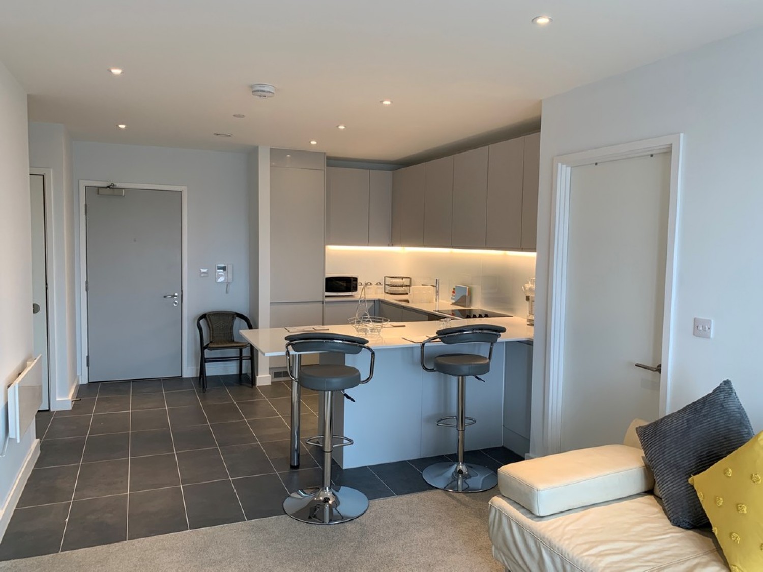 2 bedroom Flat for Letting 56 Bury Street