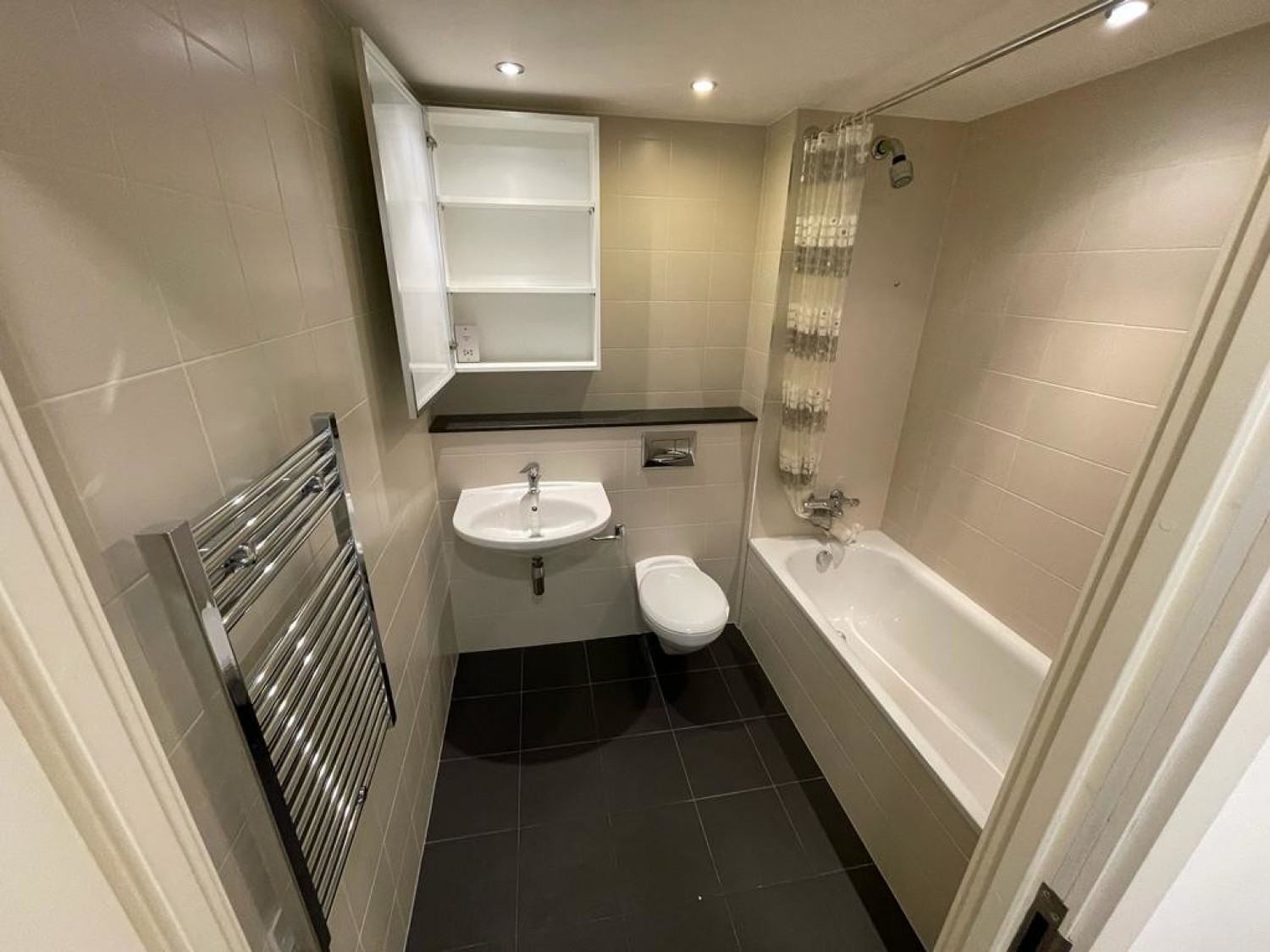 2 bedroom Flat for Letting No 1 Media City UK