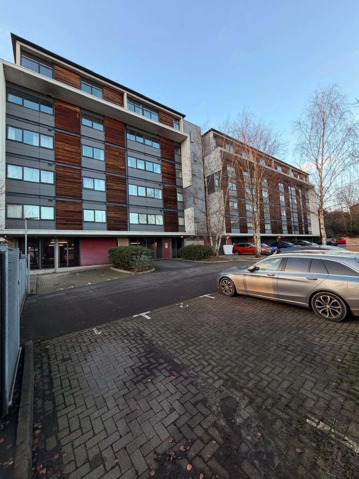 Madison Court, 52 Broadway