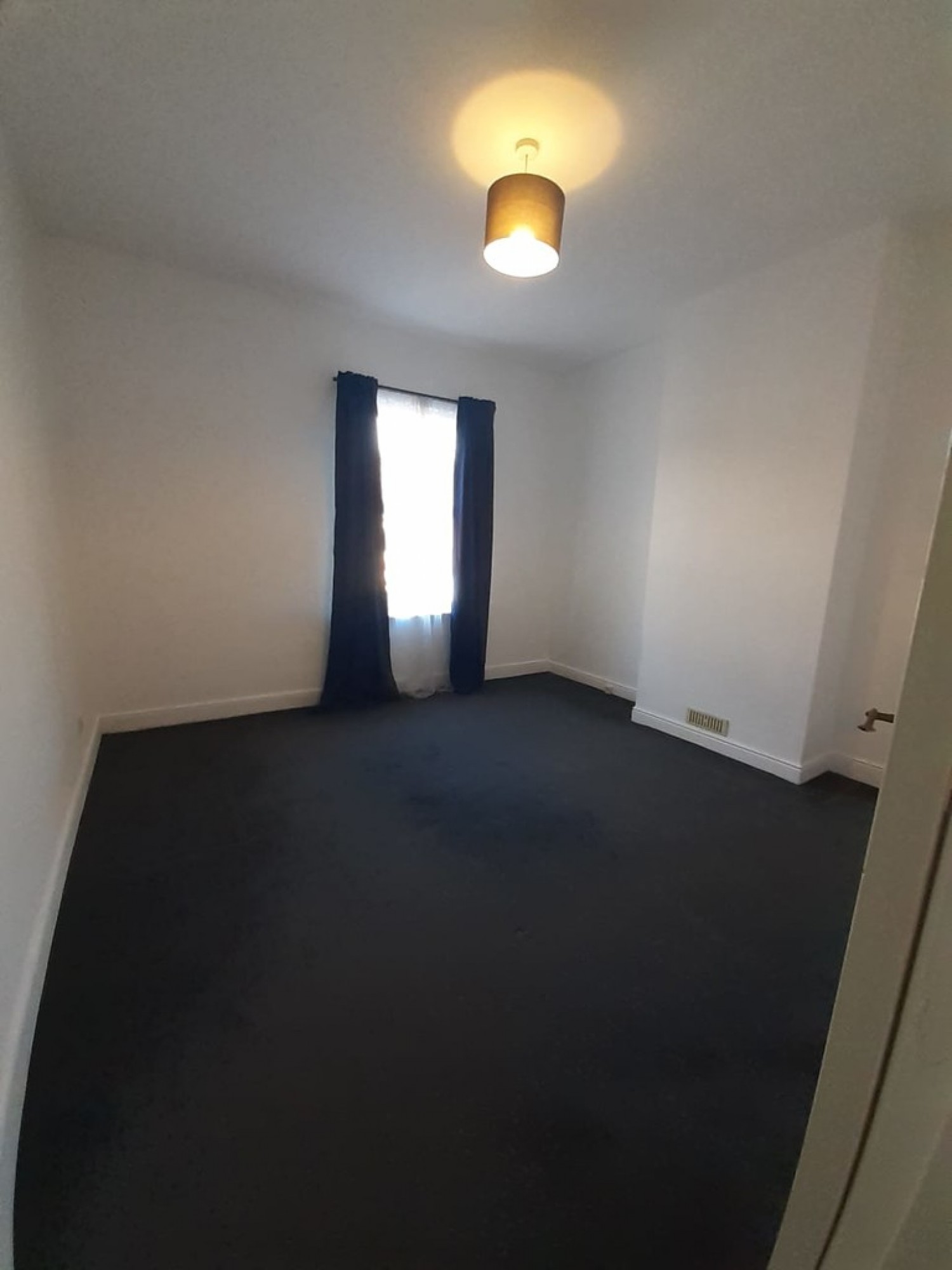 2 bedroom House for Letting Harley Road, Sale