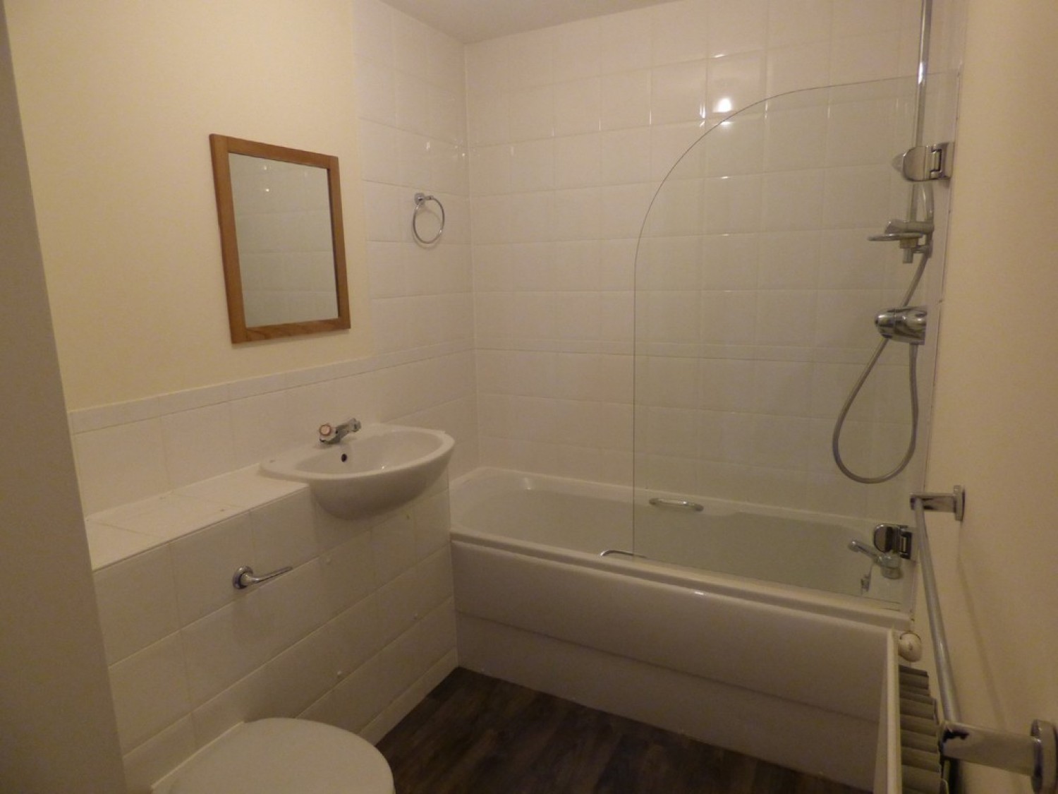 Broomwade Close, Train Station