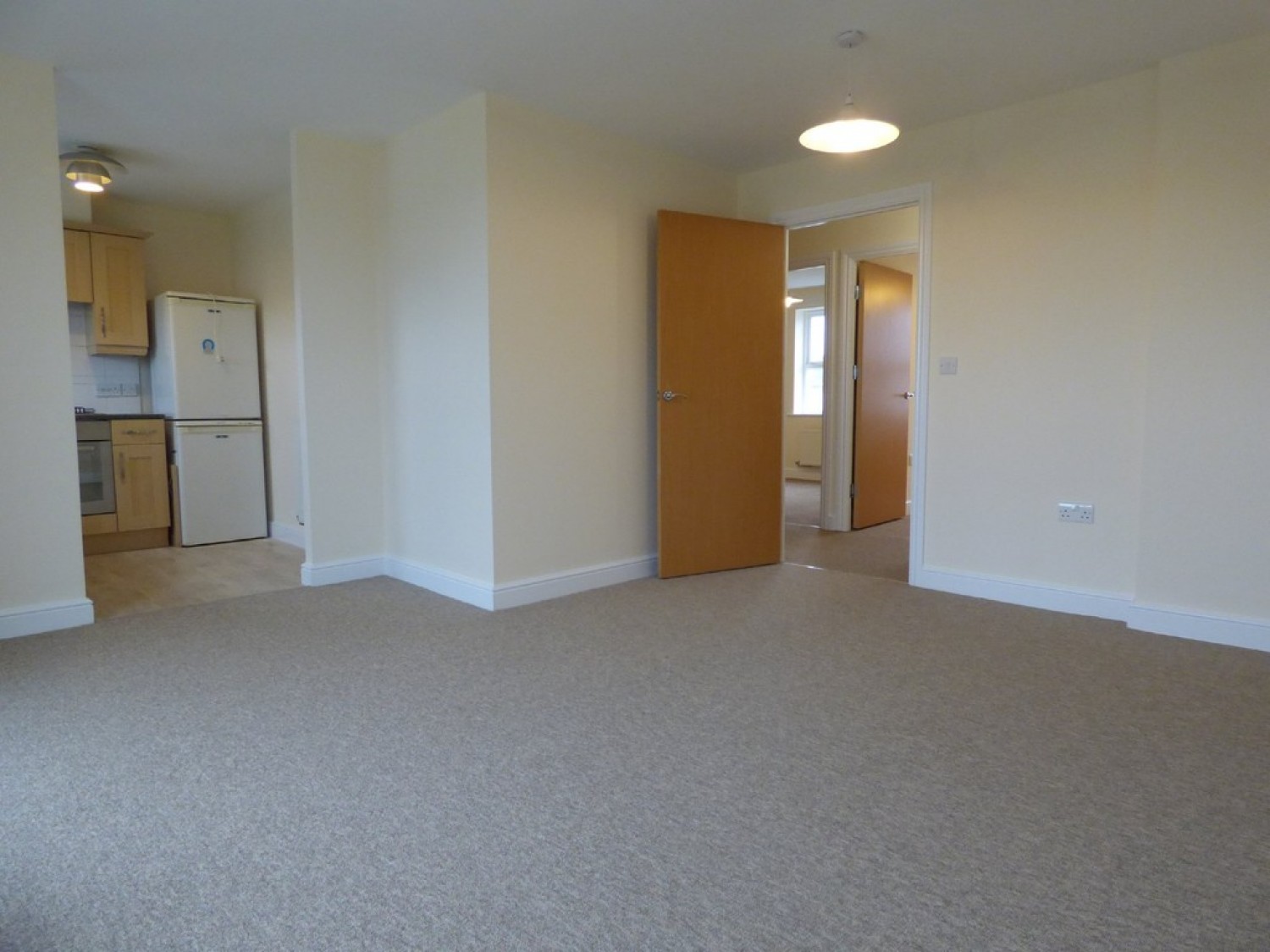 Broomwade Close, Train Station