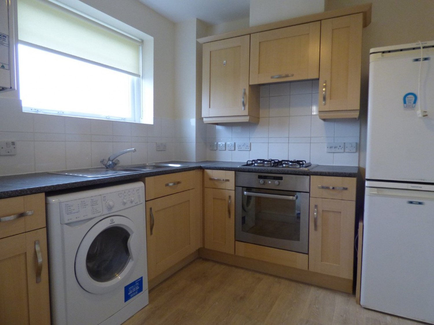 Broomwade Close, Train Station